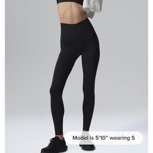 *NWT* Alo Yoga black Strength Extreme High Waist 7/8 Legging
